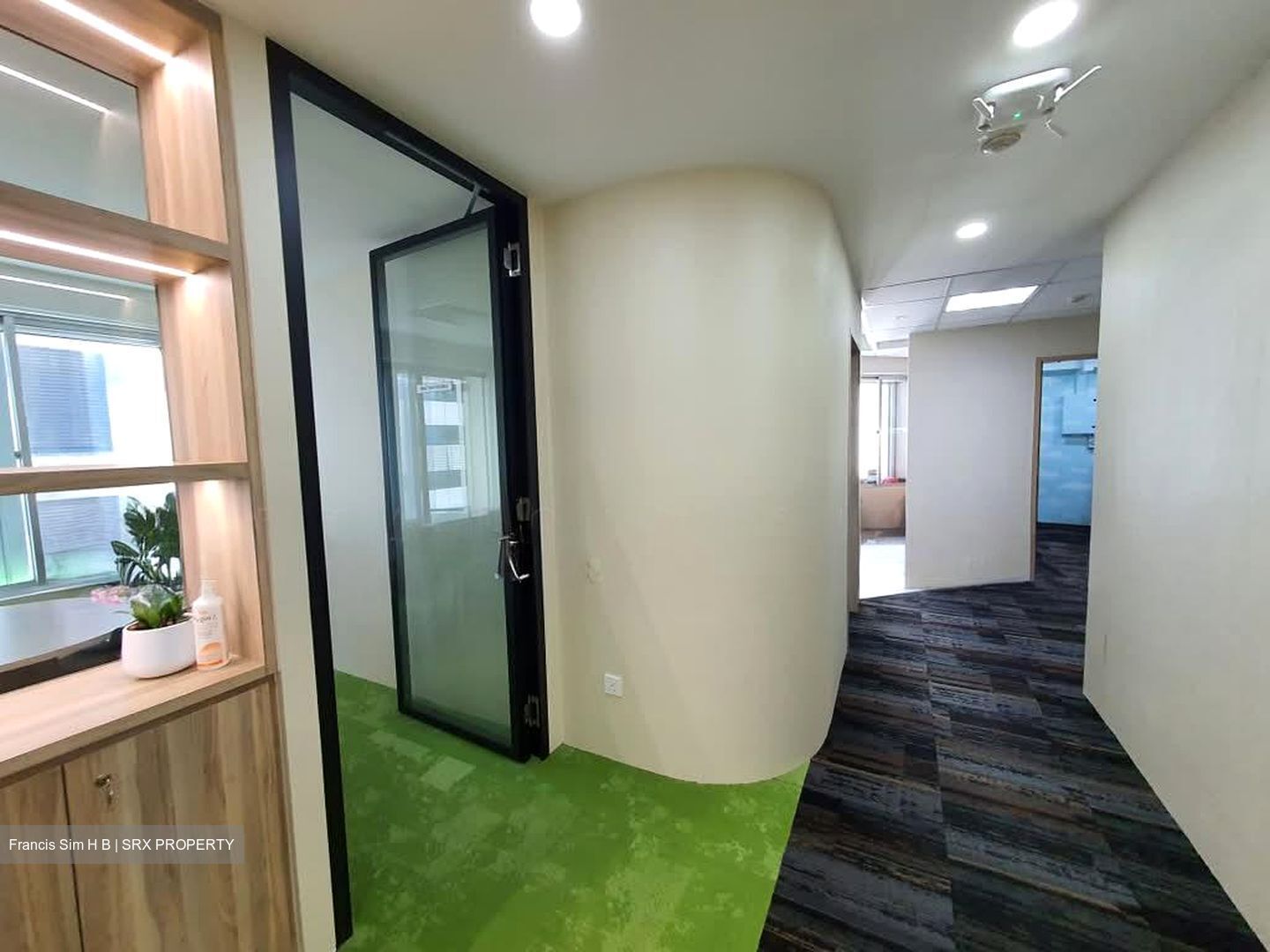 The Octagon (D1), Office #577695021